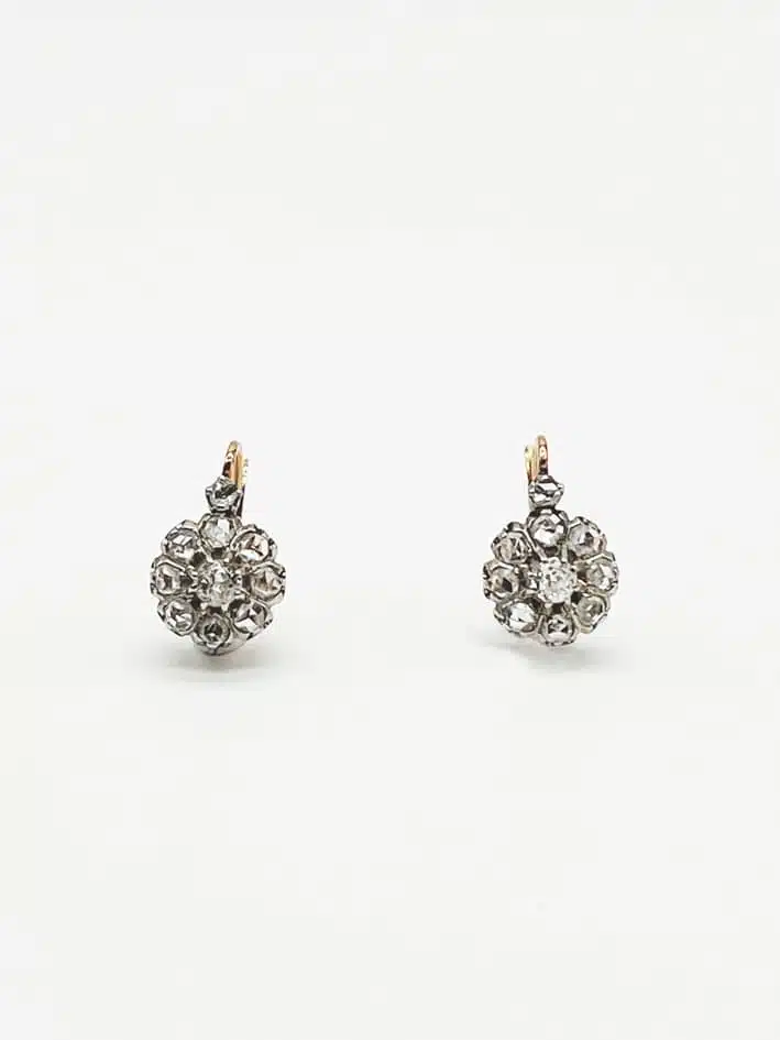 B190V48 Boucles d'oreilles vintages or rose et diamants