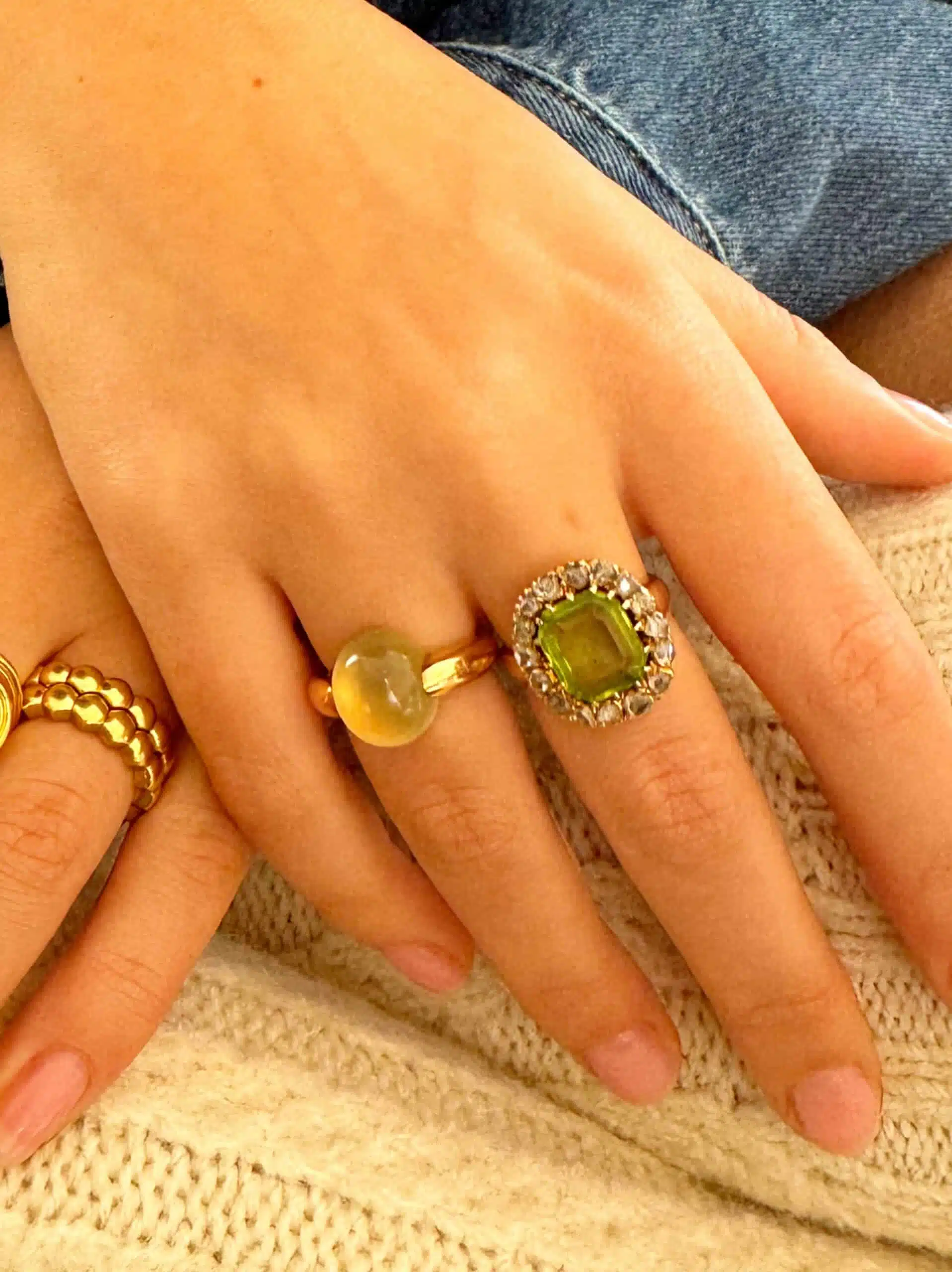 B531V9 Bague POMELLATO Luna en or jaune et pierre de lune